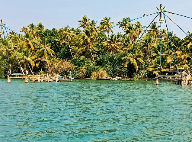 Kollam to Kumarakom Houseboat (2 Days + 2 Nights)